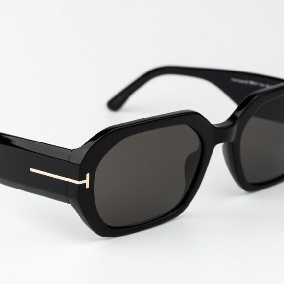Tom Ford Women Sunglasses Black Smoke Square VERONIQUE-02 FT0917 01A main image 2